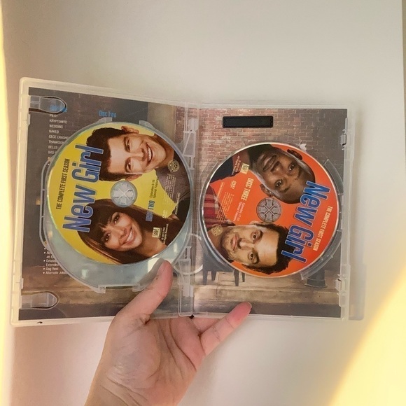 5 for $20 - NEW Girl Season 1 On DVD - Picture 3 of 4